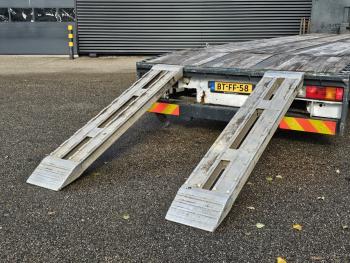Mercedes-Benz ACTROS 2532 6x2 / HIAB CRANE / MACHINE TRANSPORTER